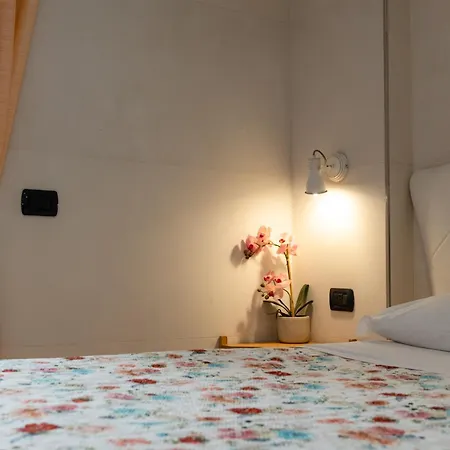 Vittoria Guest House Salerno-3